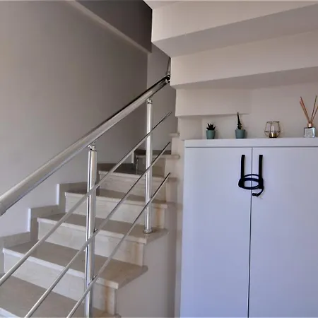White House * Serik